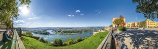 Blick von der Festung Ehrenbreitstein über Rhein, Mosel und die Stadt Koblenz