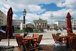 Straßencafe vor dem  Brandenburger Tor